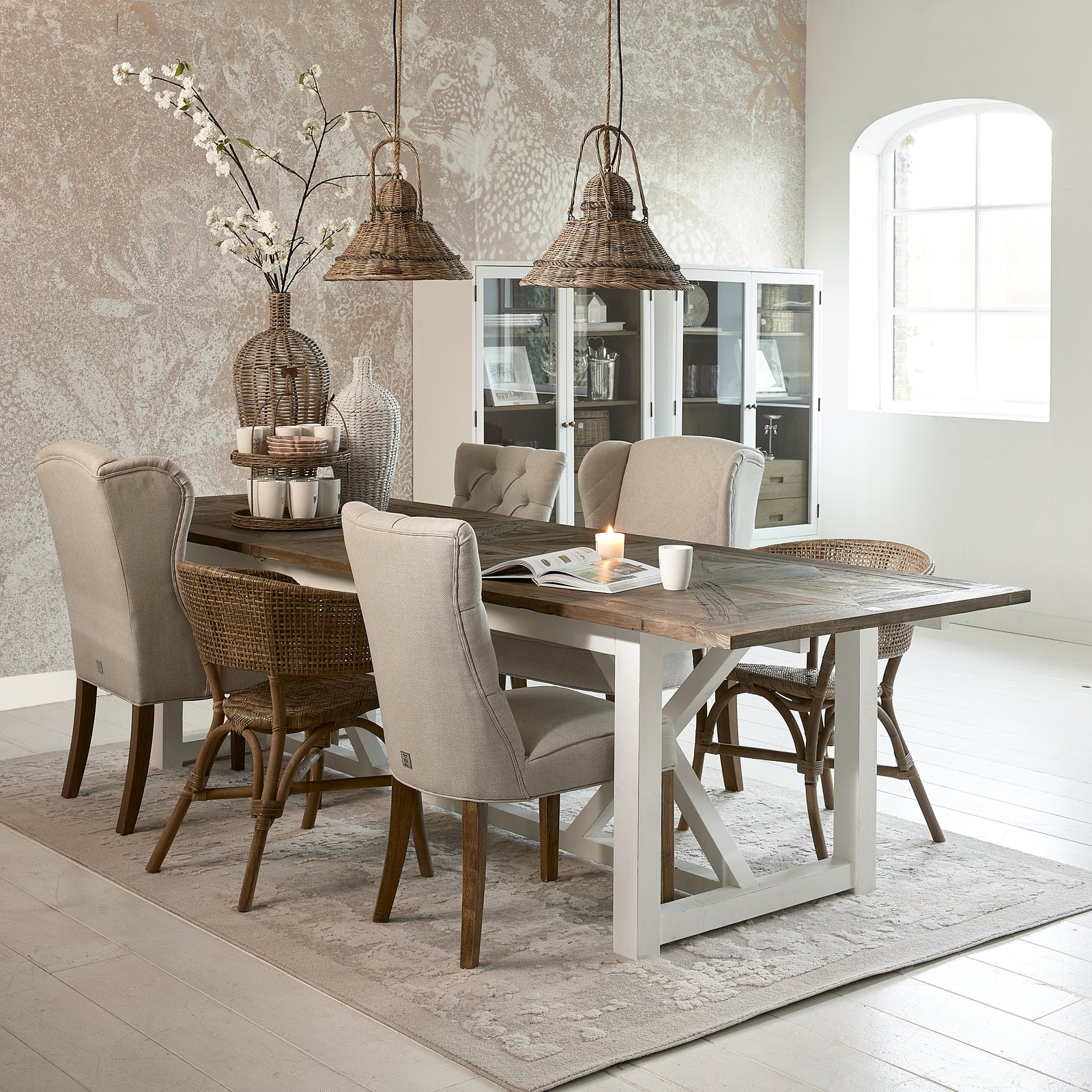 Château Chassigny Dining Table Extendable