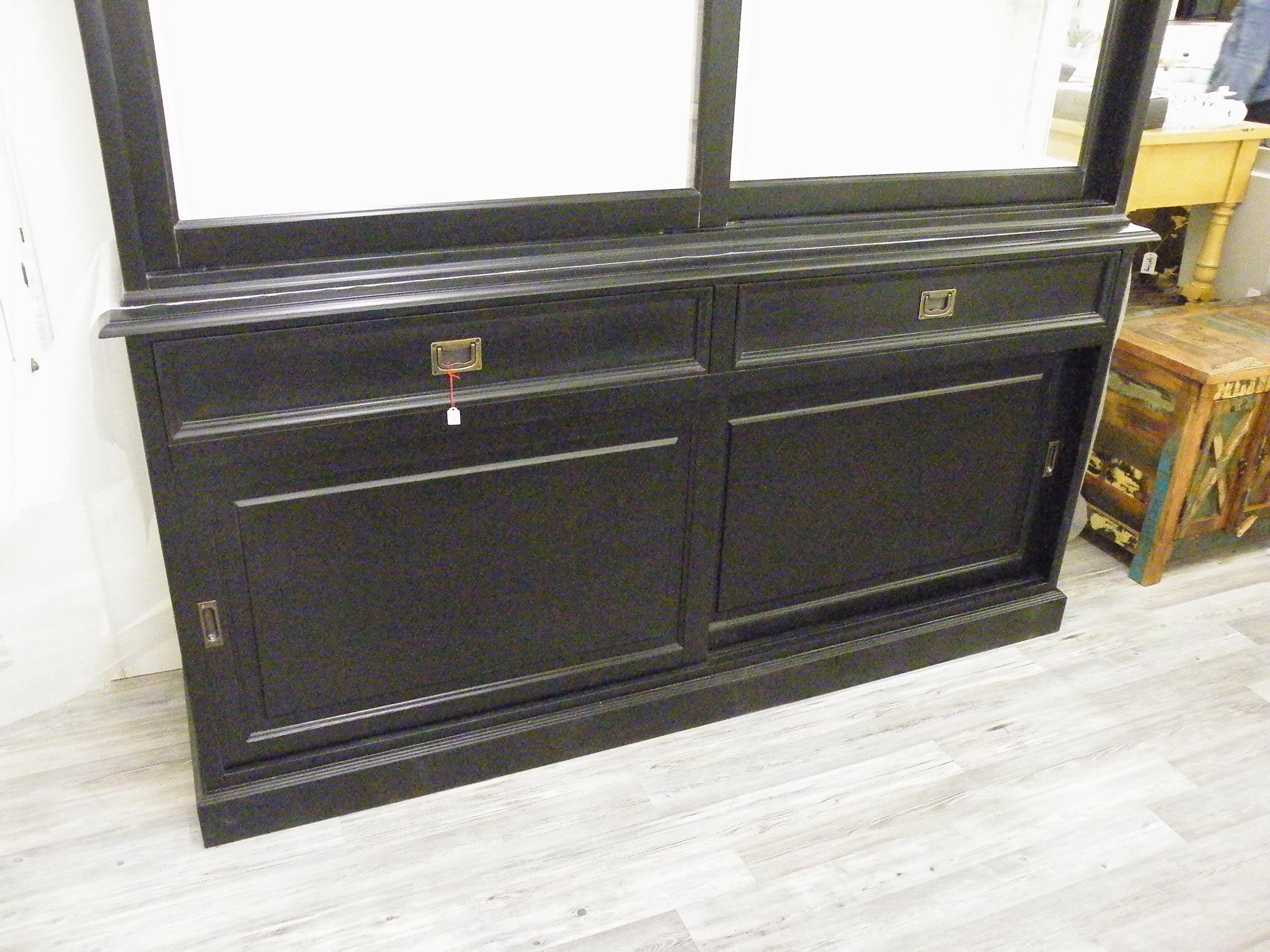 Vitrinen-Buffetschrank in Schwarz-Weiß - auch in anderen Farben erhältlich!