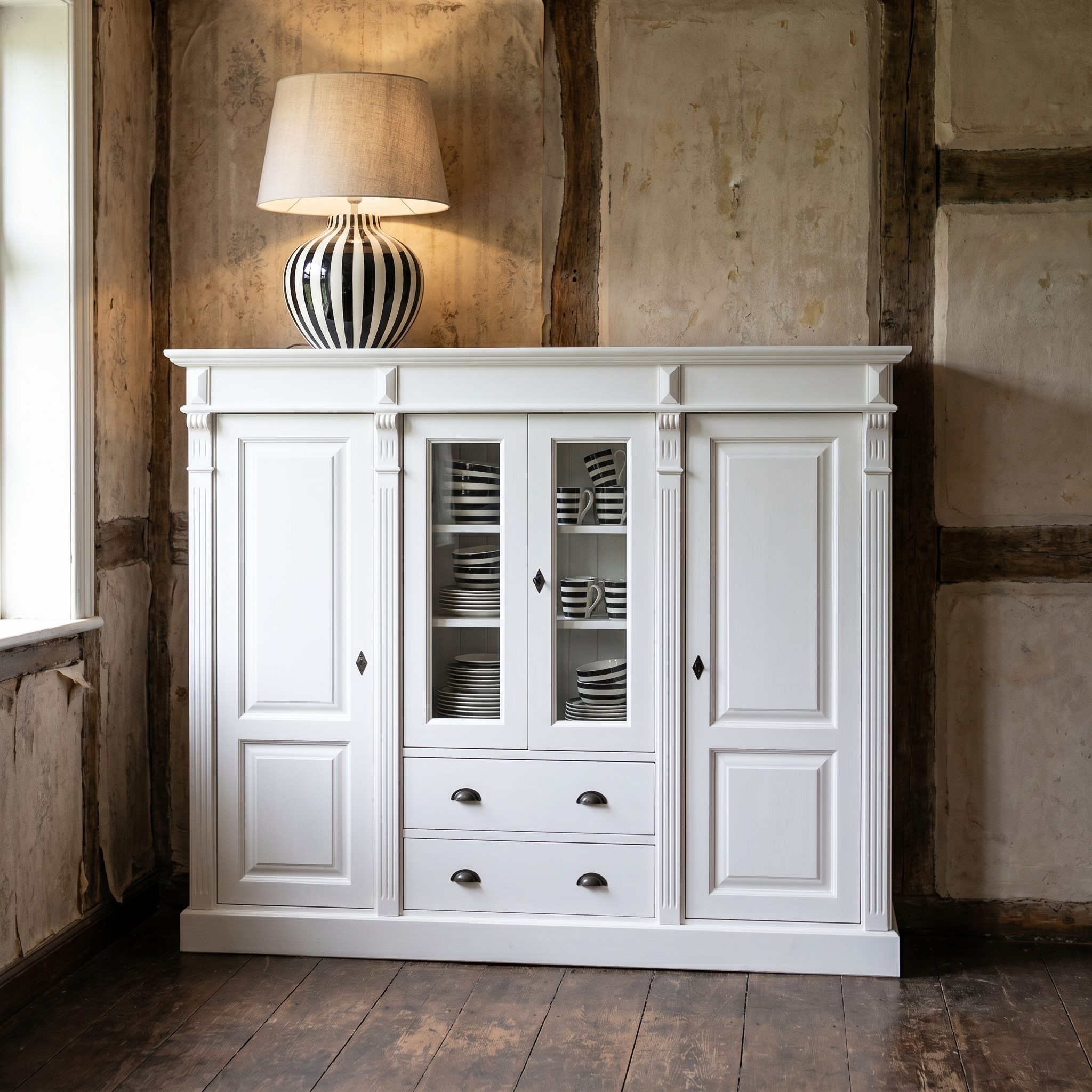 Elegantes Highboard im Landhausstil - in vielen Farben erhältlich!
