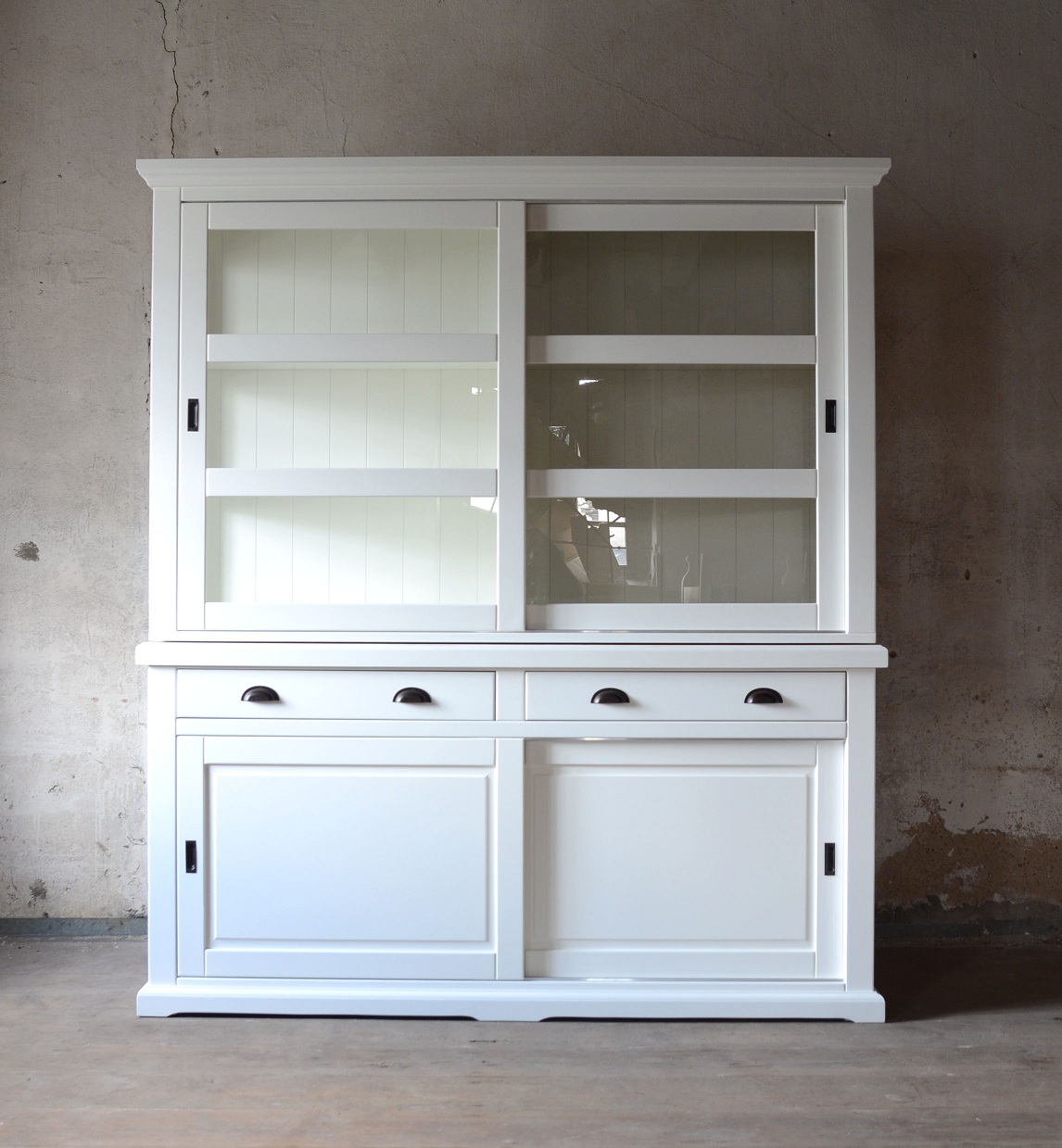 Klassischer Buffetschrank Holland im Landhausstil