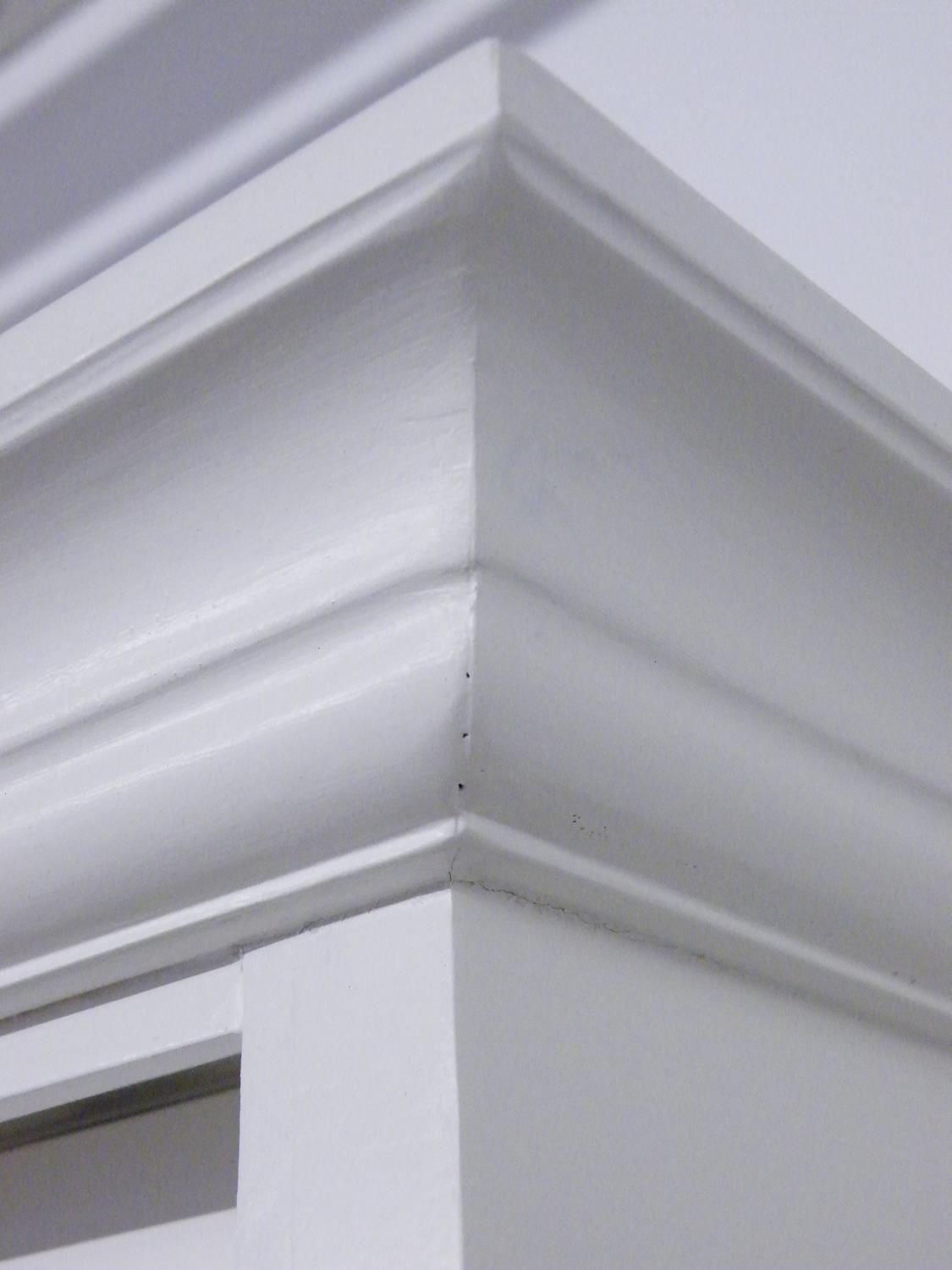 Hochschrank im Shabby Chic