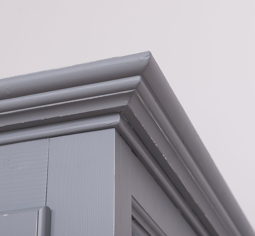 Eleganter Kleiderschrank im Landhausstil - in vielen Farben erhältlich!