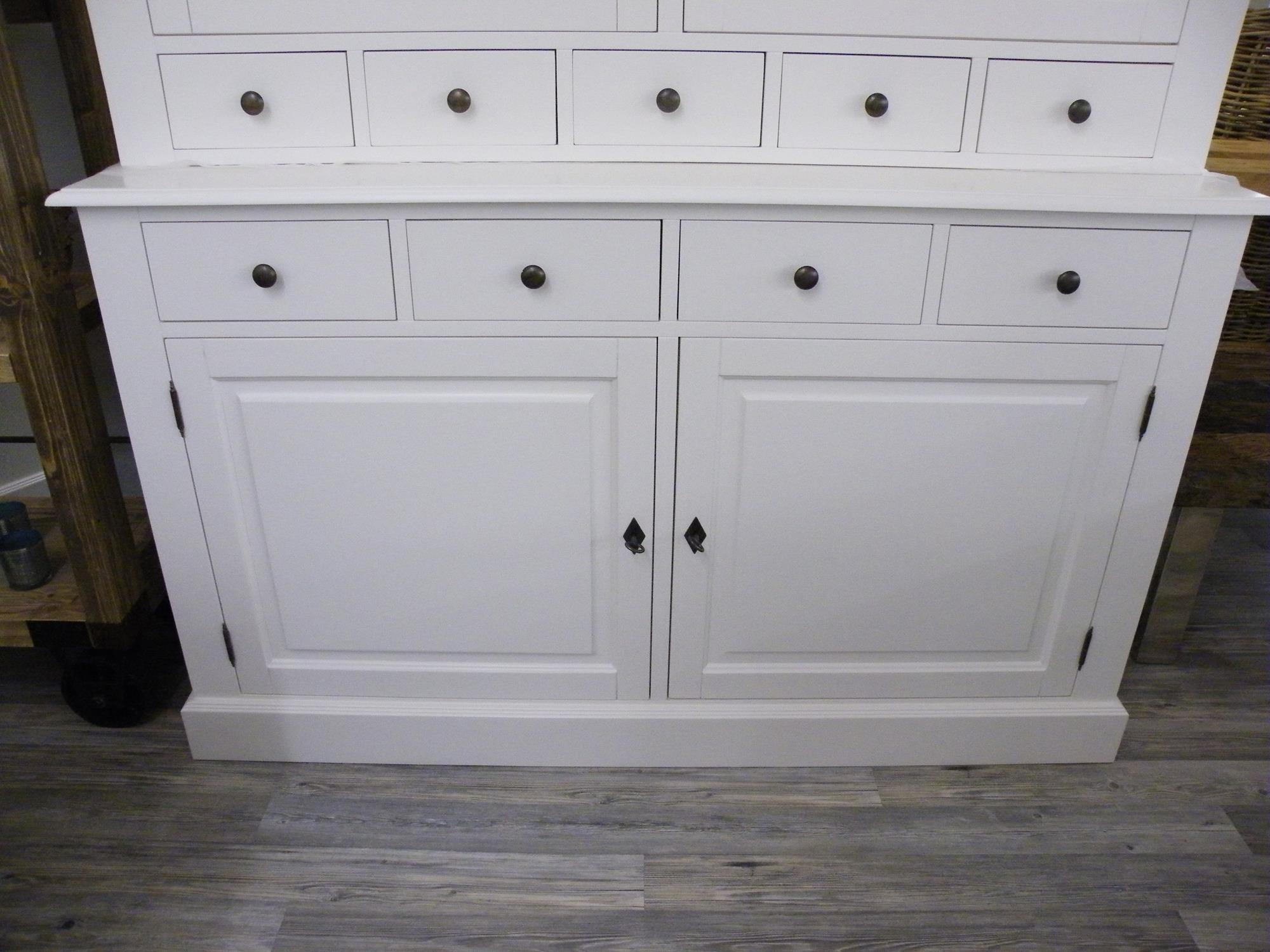 dscf8412_copy_ Interessanter Vitrinenschrank im Landhausstil