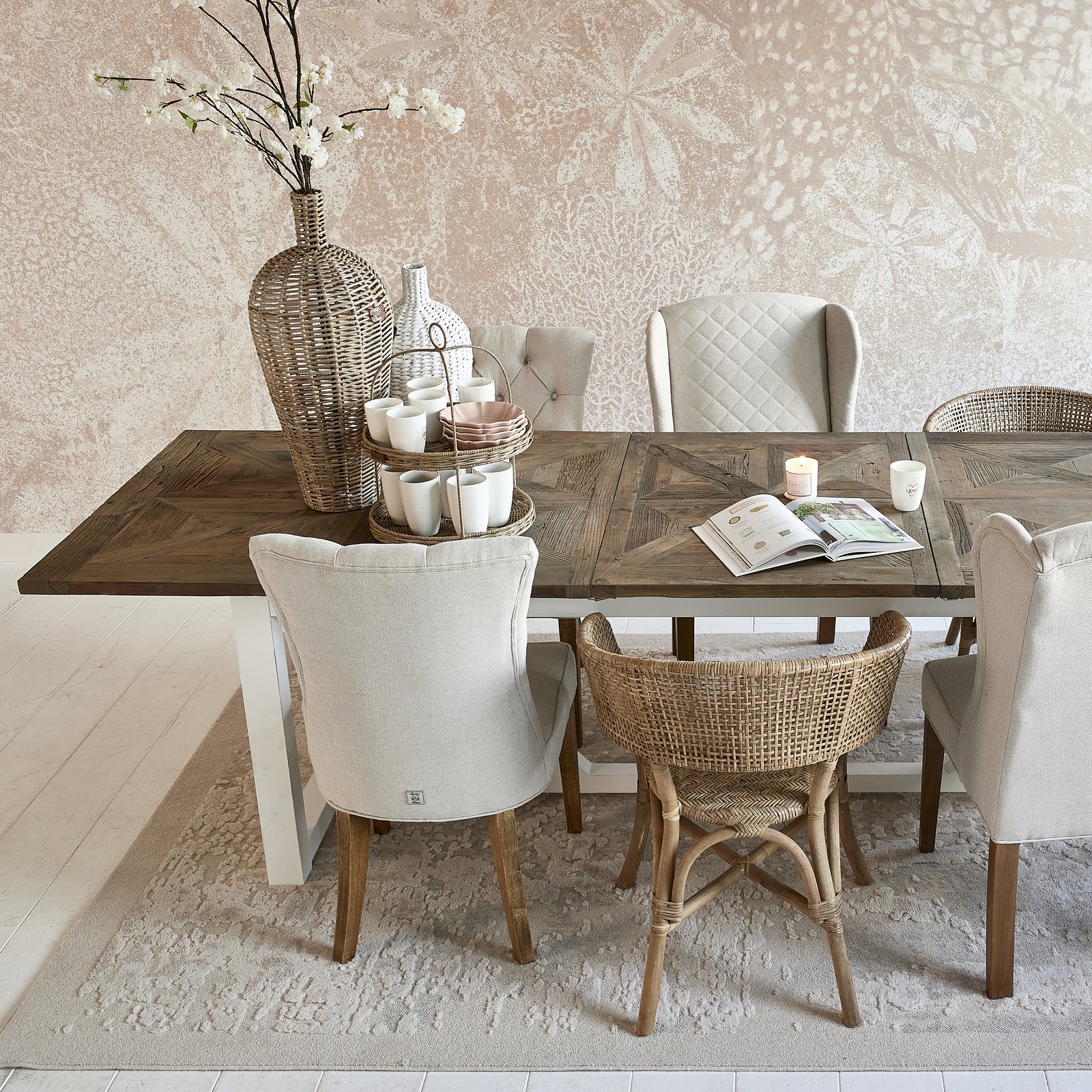 Château Chassigny Dining Table Extendable