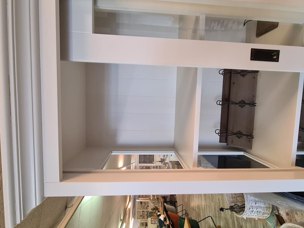 Kompakter Buffetschrank mit Schiebetüren im Landhausstil - in vielen Farben erhältlich!