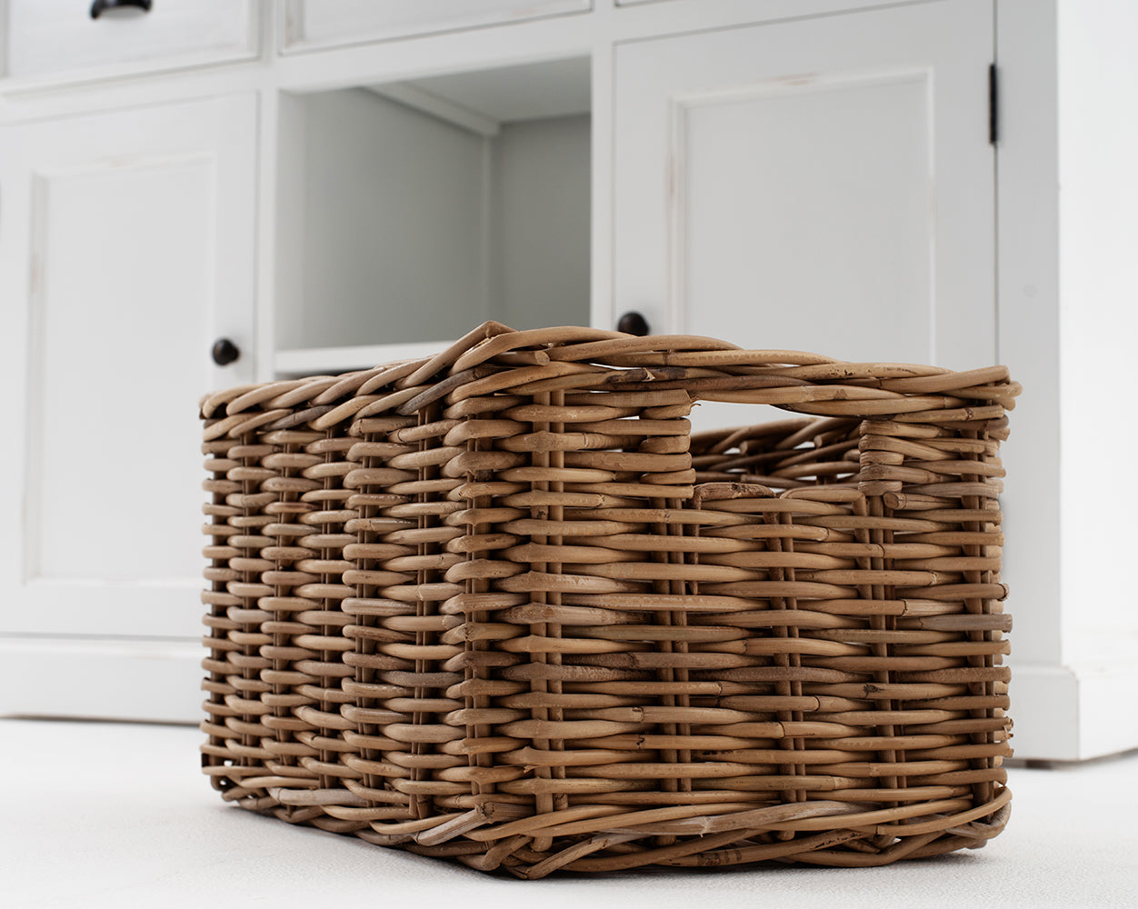 Halifax Sideboard Weiß mit brauner Holzplatte