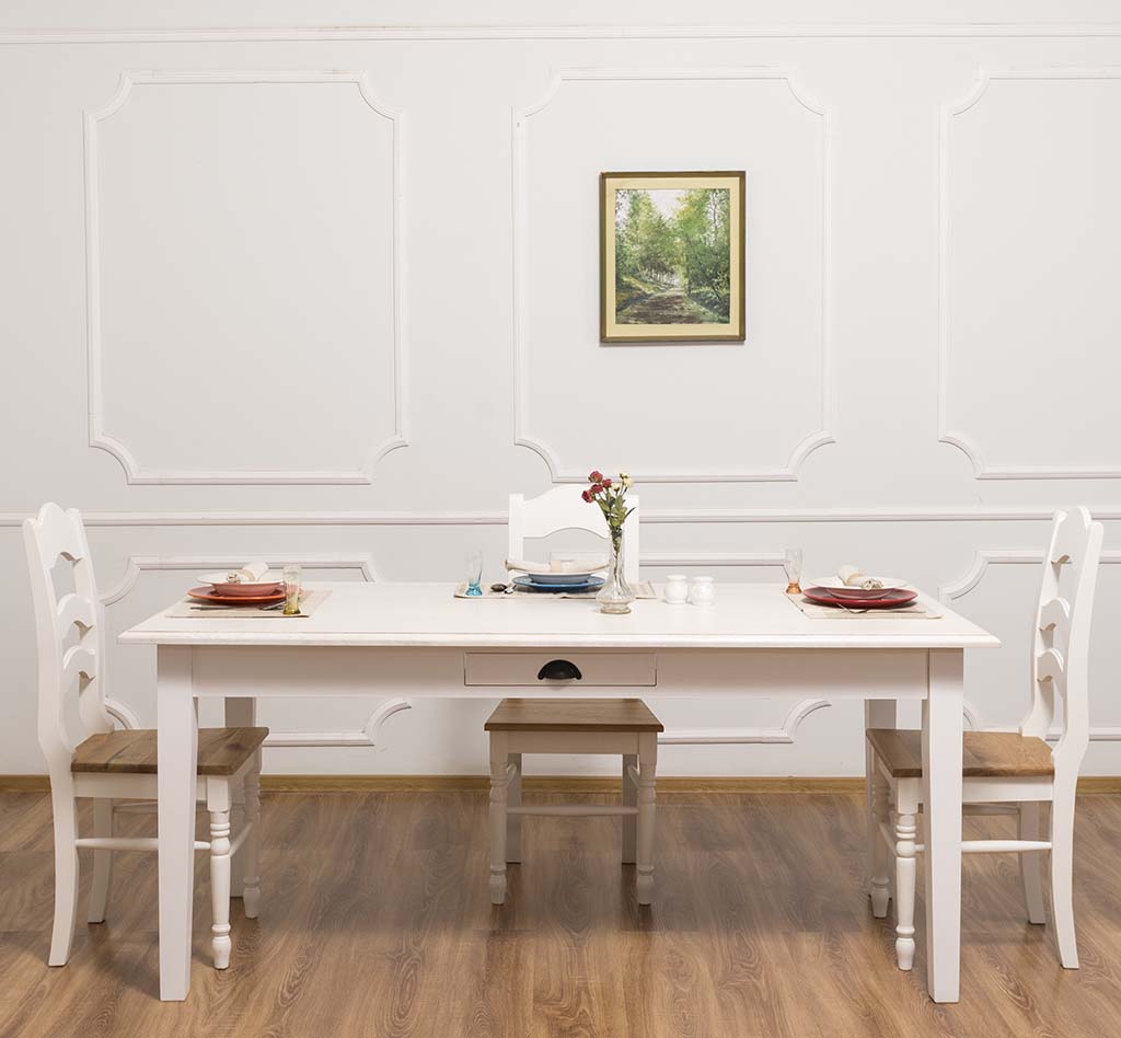 Stilvoller Esszimmertisch für gepflegte Esszimmer - in vielen Farben erhältlich!