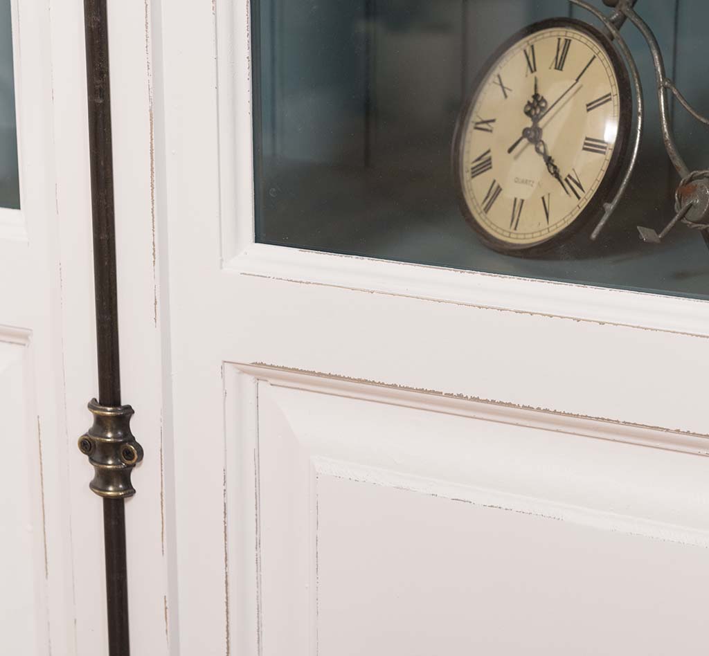 Eleganter schmaler Vitrinenschrank - in vielen Farben erhältlich!