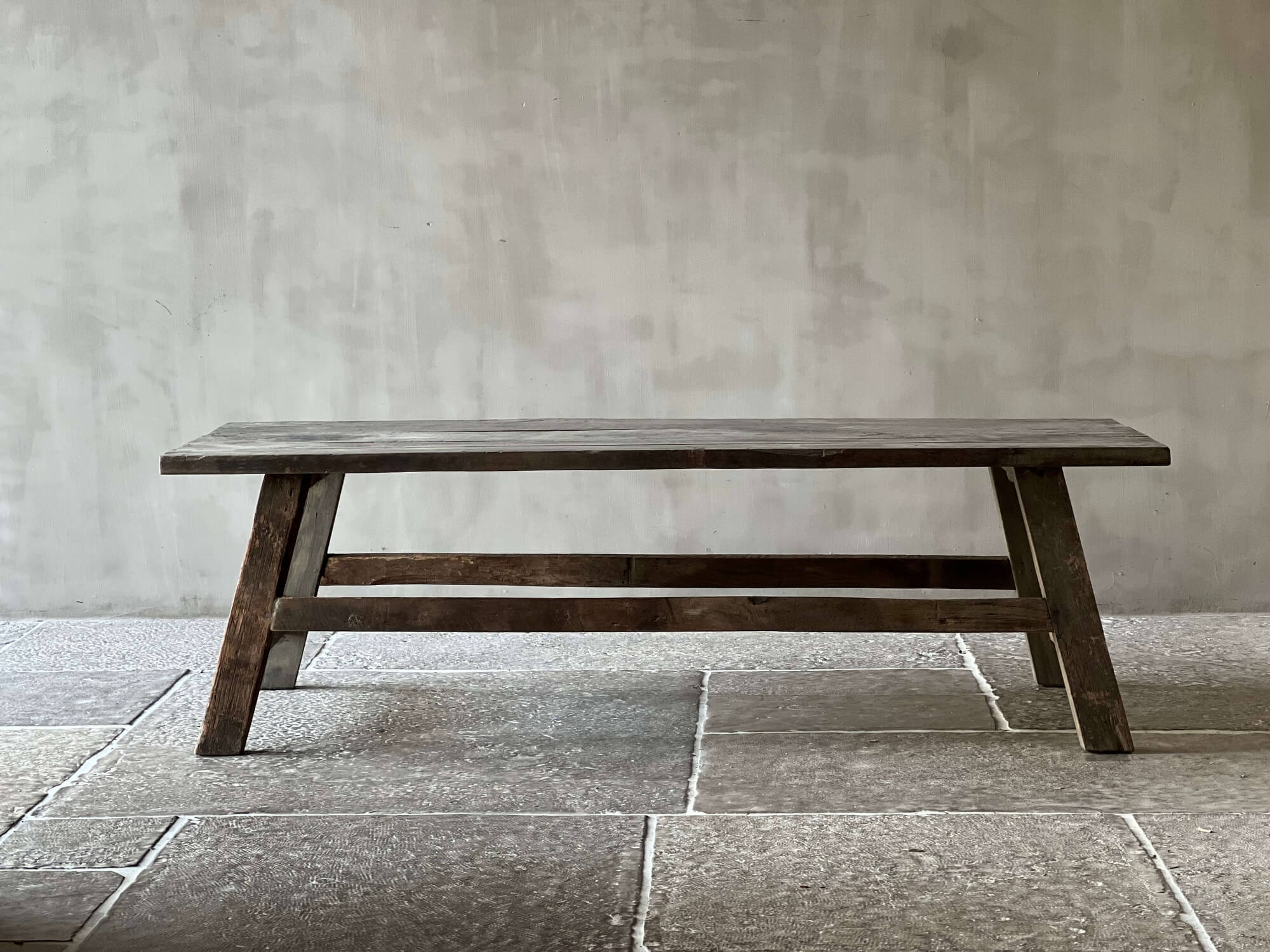 Eleganter Couchtisch Borrel aus altem Teakholz - Aura Peeperkorn