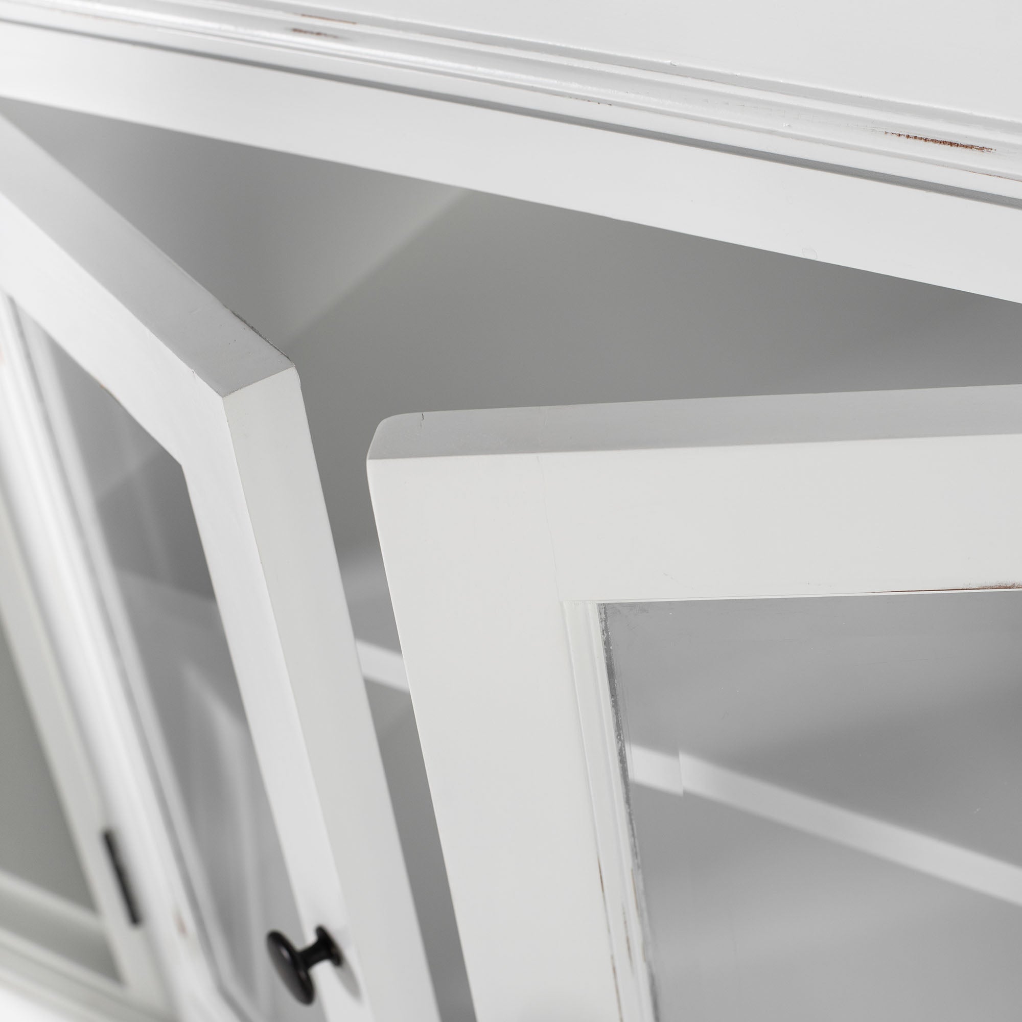 Halifax Accent Sideboard mit 4 Türen und 3 Schubladen – Weiß gewischt & Dunkelbraun