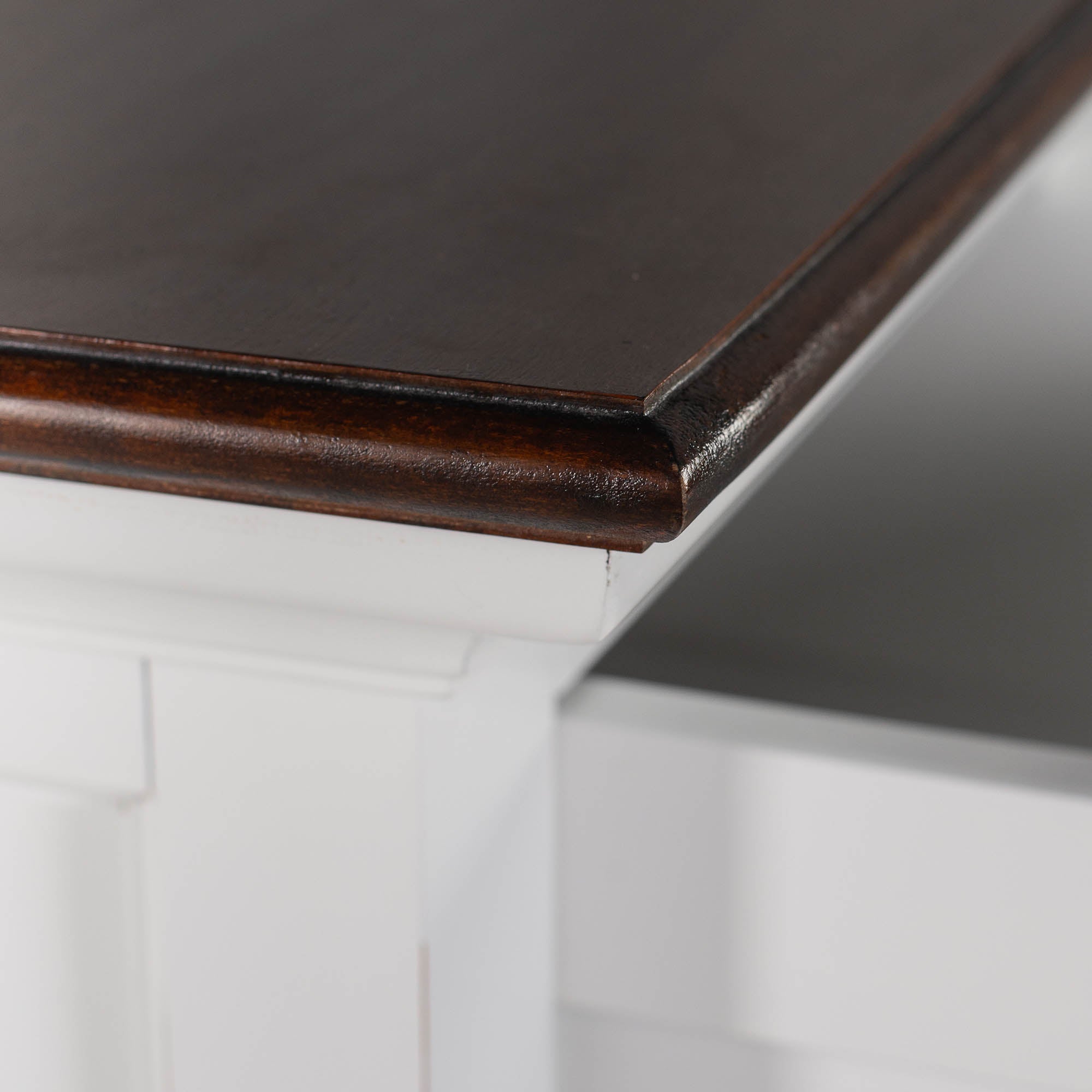 Halifax Accent Sideboard mit 4 Türen und 3 Schubladen – Weiß gewischt & Dunkelbraun
