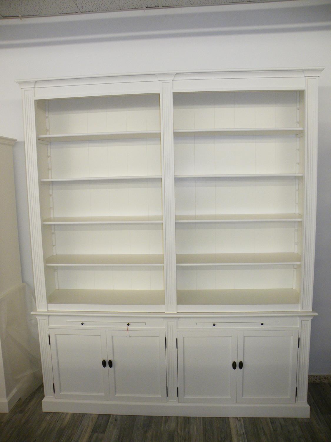 Bücherregal in Weiß