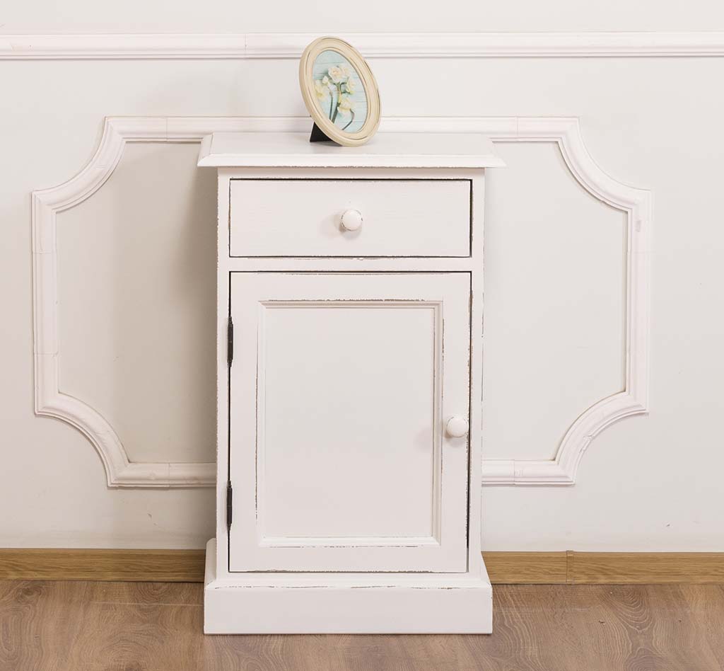 Nachtschrank im Landhausstil - in vielen Farben erhältlich! Nachtschrank im Landhausstil - in vielen Farben erhältlich!