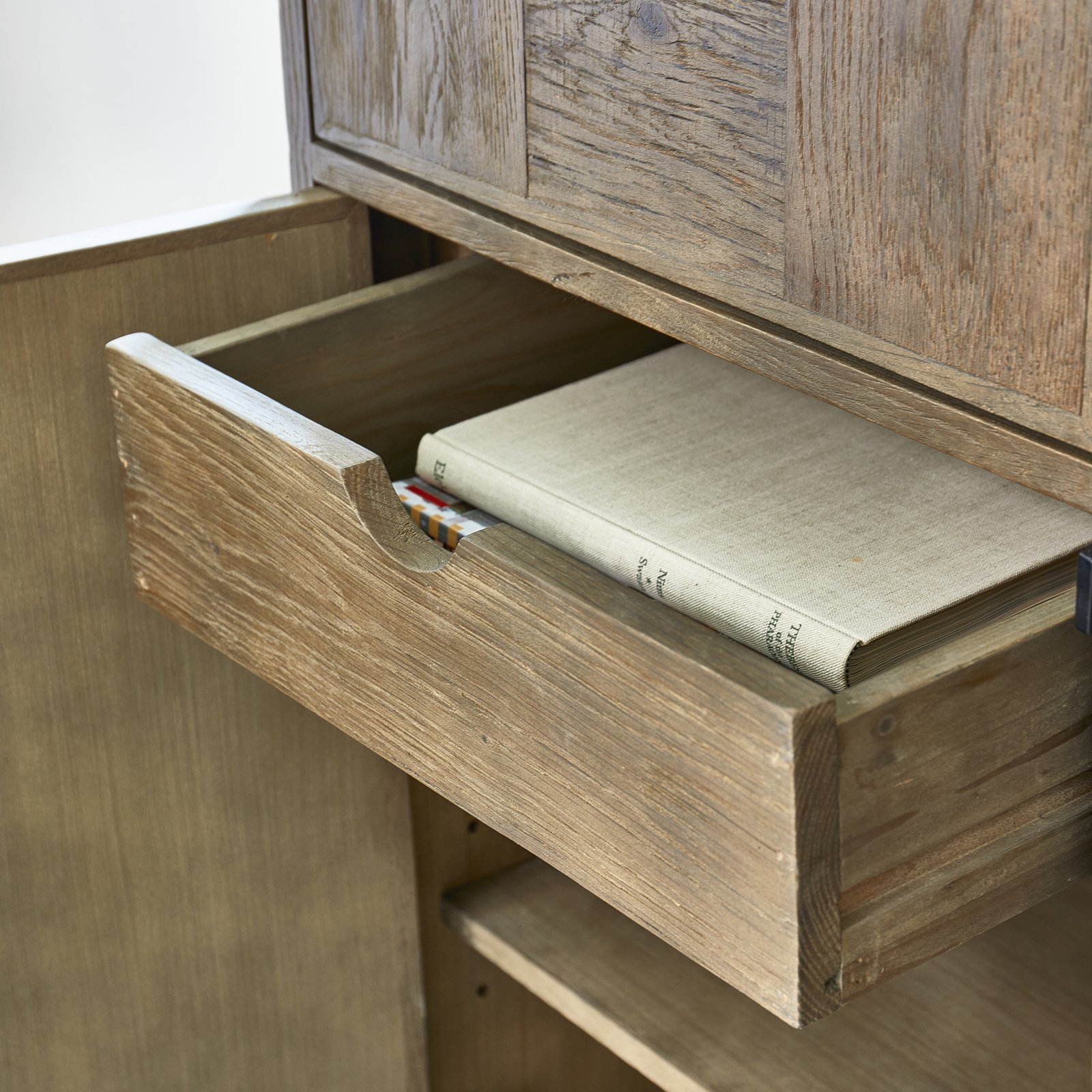 Mac Arthur Park Cabinet
