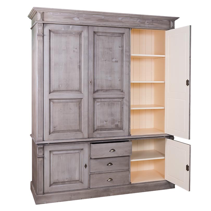 Landhauskleiderschrank mit Jugendstilelementen - in vielen Farben erhältlich! Landhauskleiderschrank mit Jugendstilelementen - in vielen Farben erhältlich!
