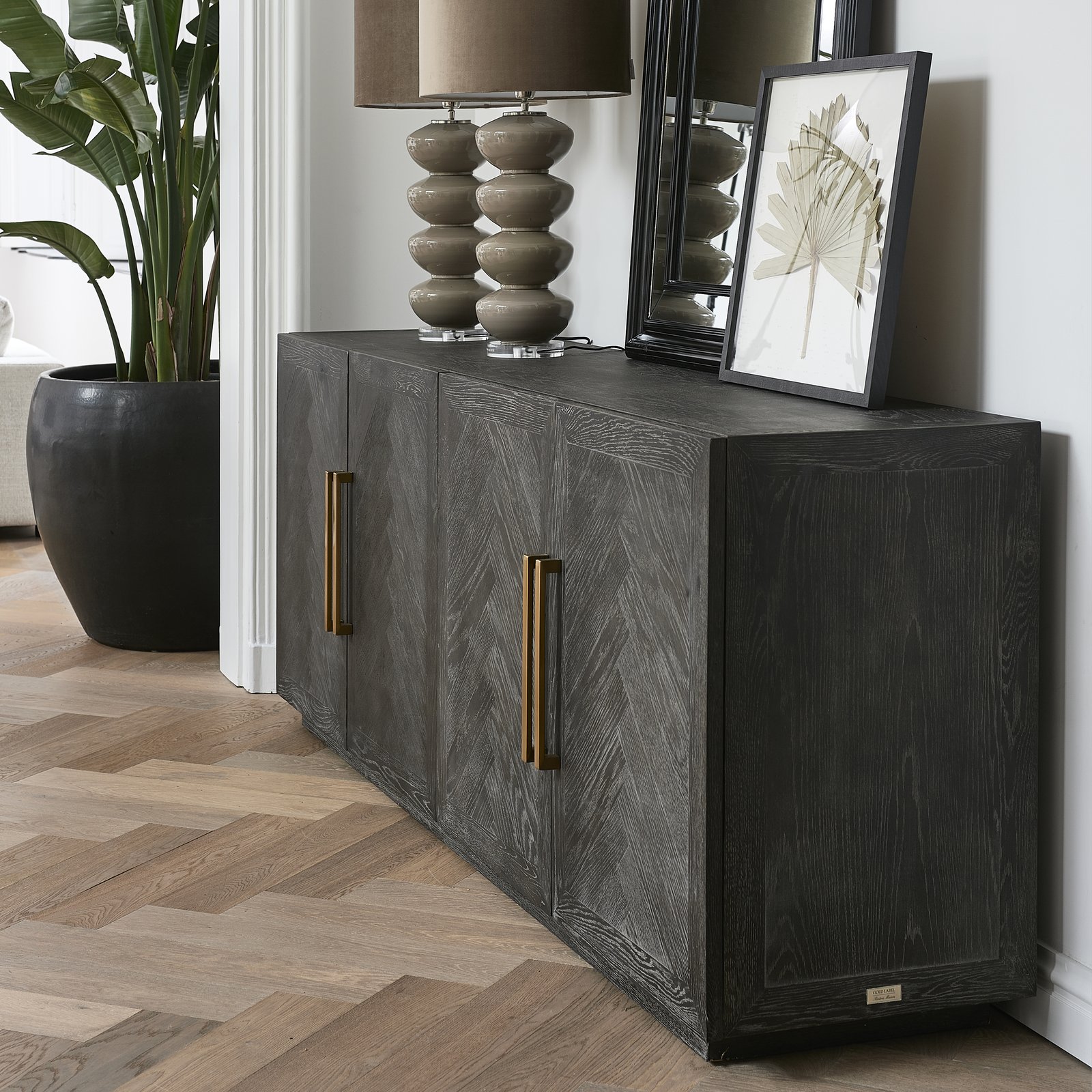 5th Avenue Dresser