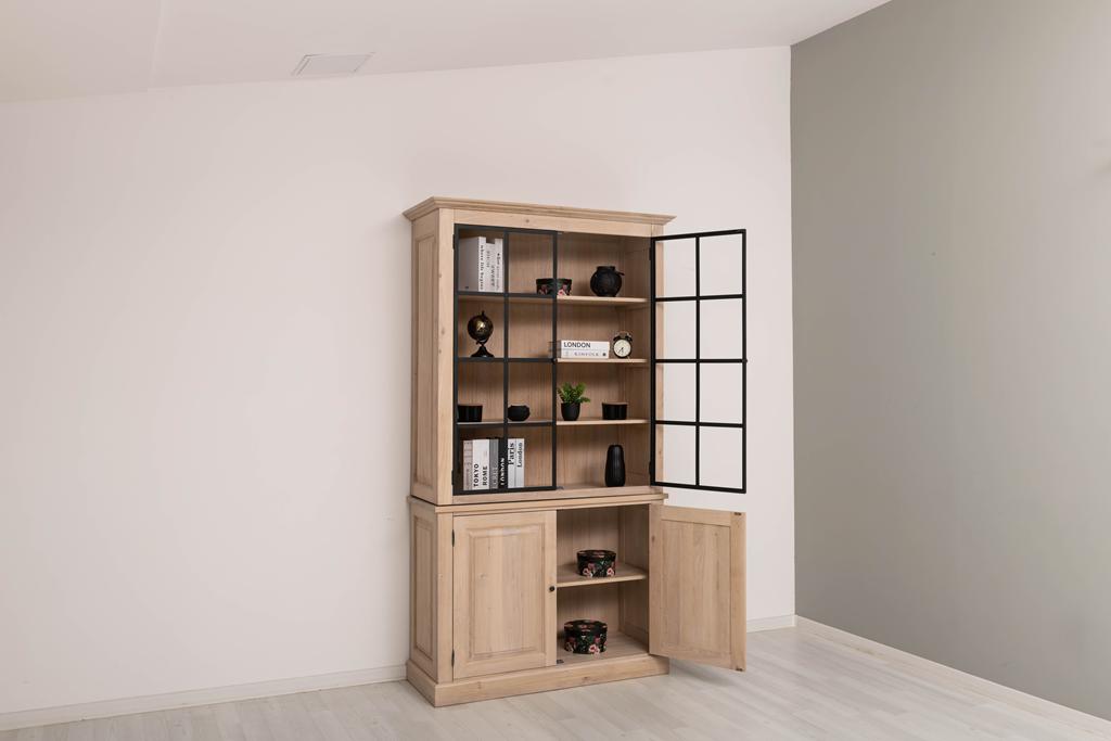 Kompakter Vitrinenschrank aus massiver Eiche mit Stahltüren - auch in anderen Farben erhältlich!