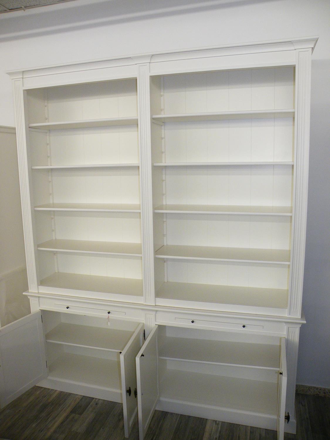 Bücherregal in Weiß