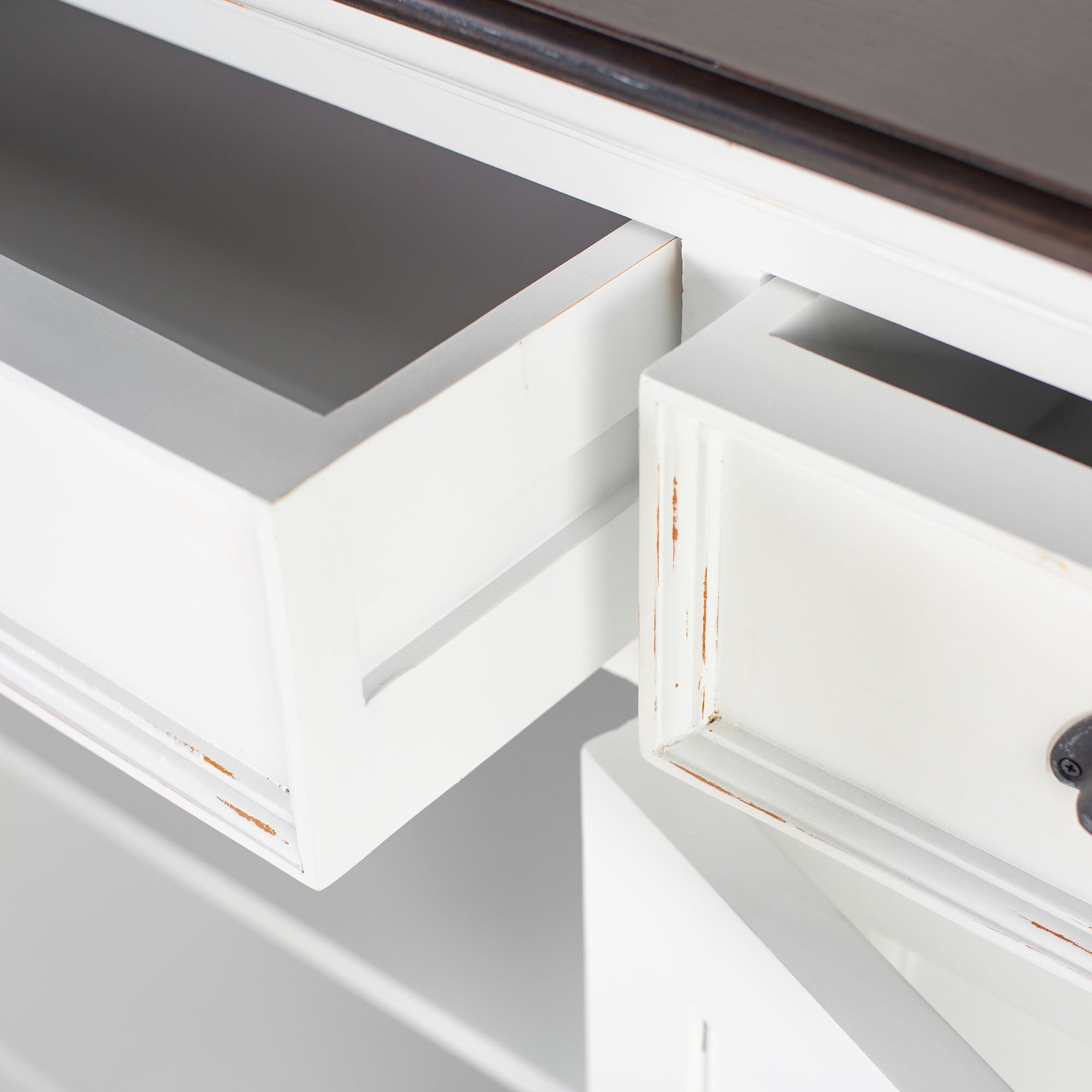 Halifax Accent Sideboard mit 3 Schubladen und 5 Türen – Weiß gewischt & Dunkelbraun