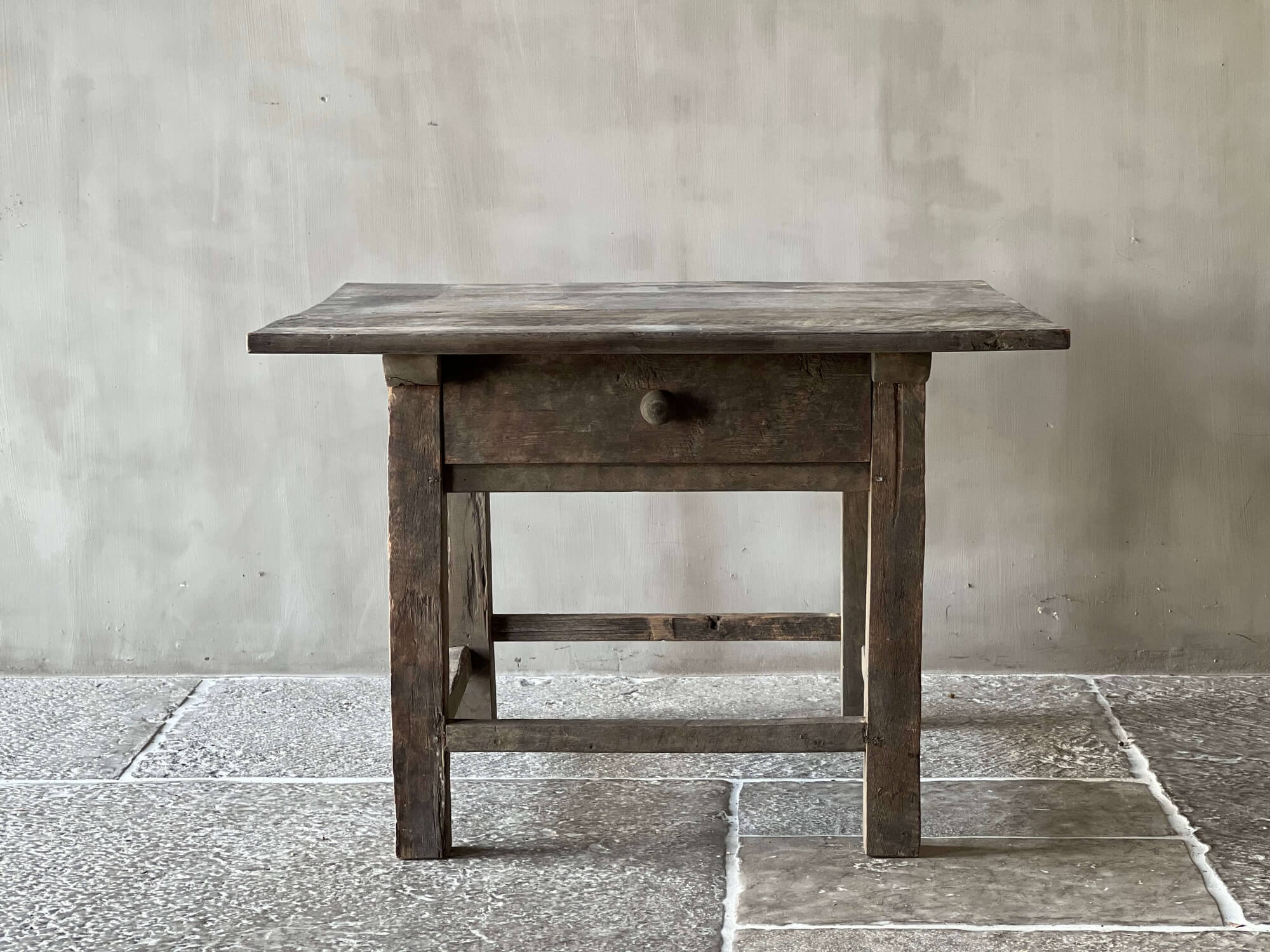 Rustikaler Couchtisch Square mit Schublade aus altem Teakholz - Aura Peeperkorn
