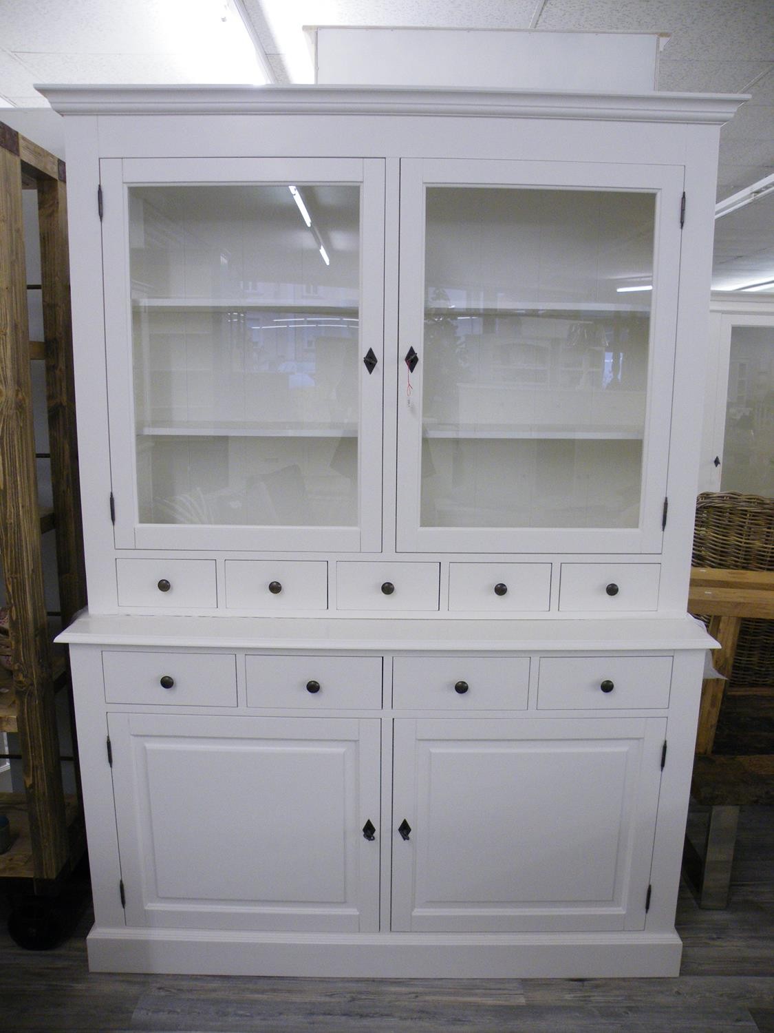 dscf8409_copy_ Interessanter Vitrinenschrank im Landhausstil