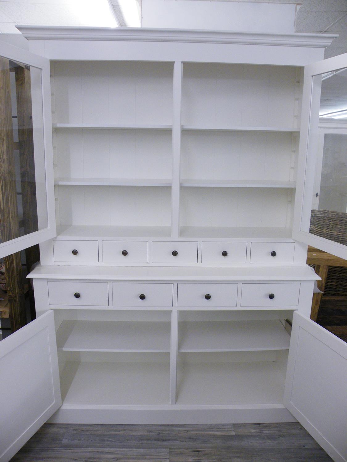 dscf8414_copy_ Interessanter Vitrinenschrank im Landhausstil