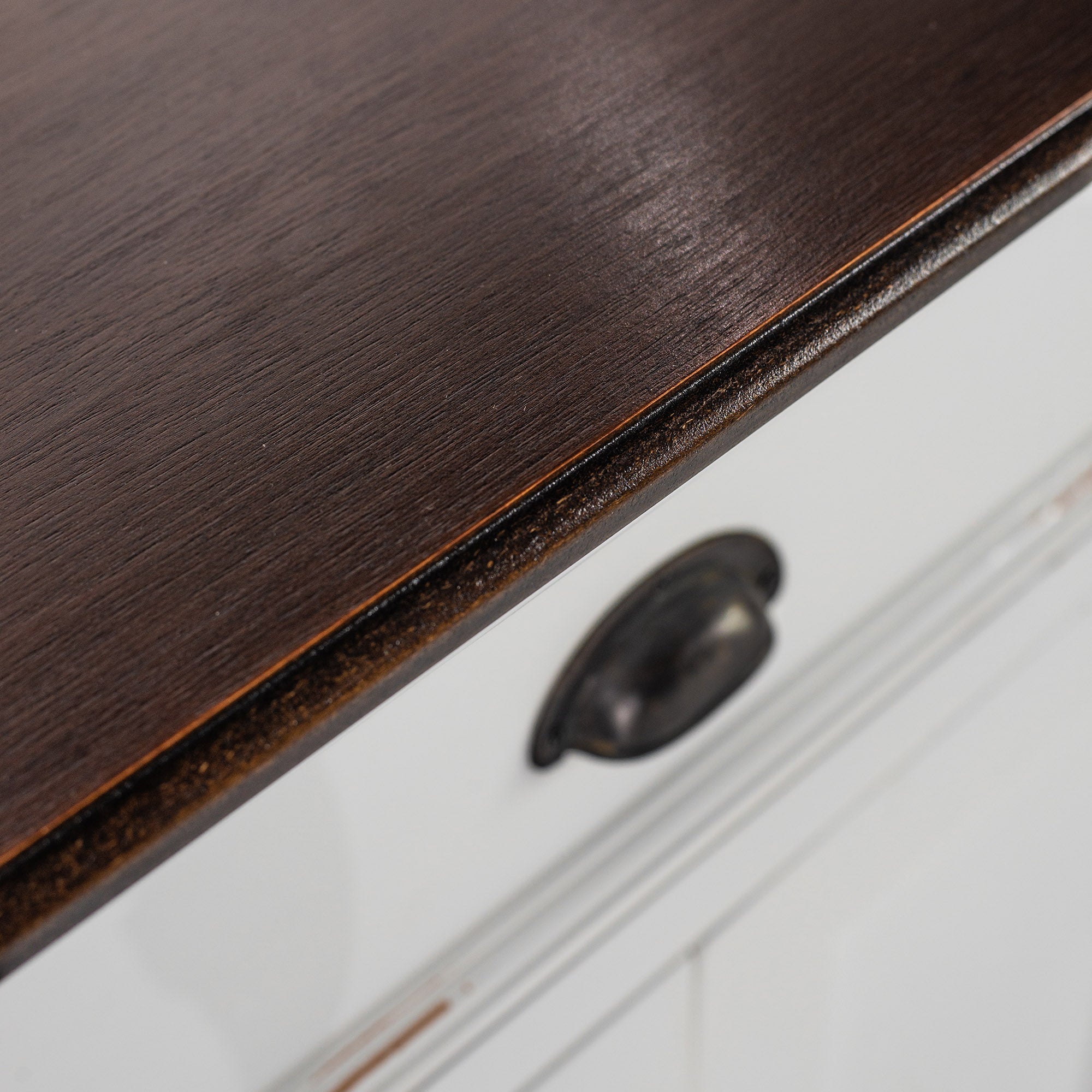 Halifax Sideboard mit 4 Türen und 3 Schubladen – Weiß gewischt & Dunkelbraun