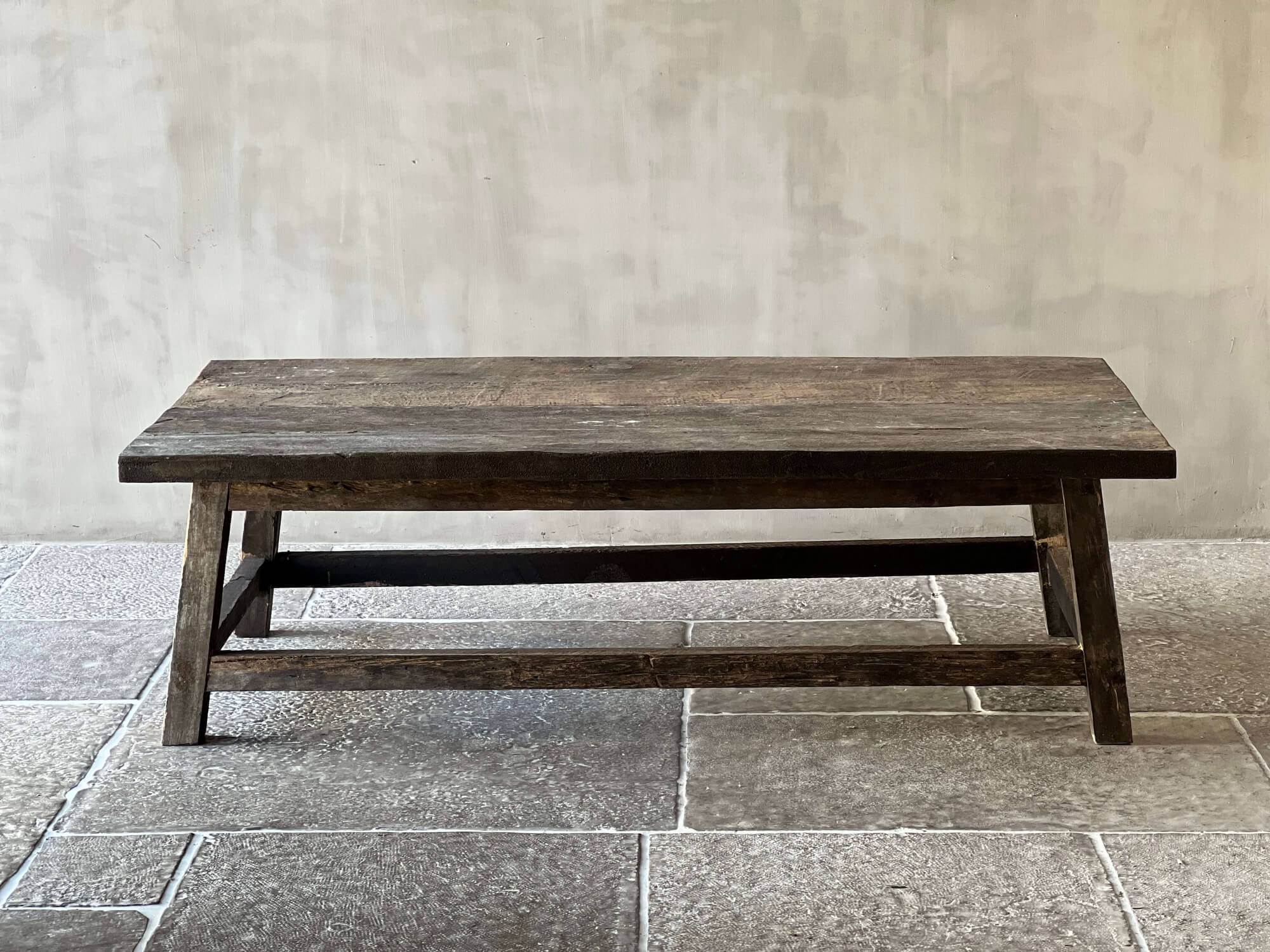 Rustikaler Couchtisch Old Farm aus Fundholz - Aura Peeperkorn