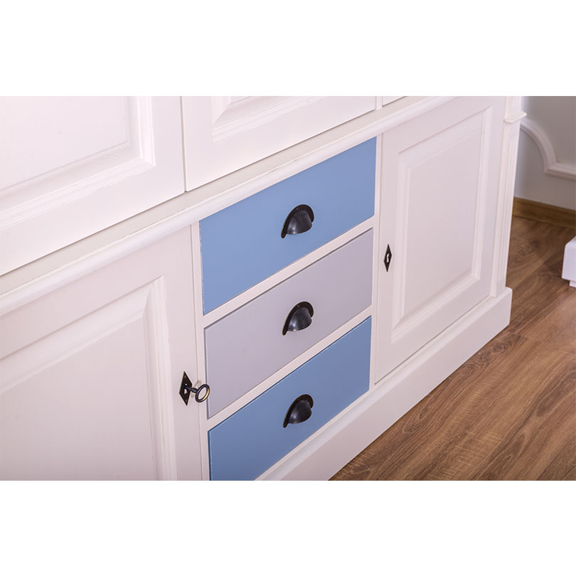 Landhauskleiderschrank mit Jugendstilelementen - in vielen Farben erhältlich! Landhauskleiderschrank mit Jugendstilelementen - in vielen Farben erhältlich!