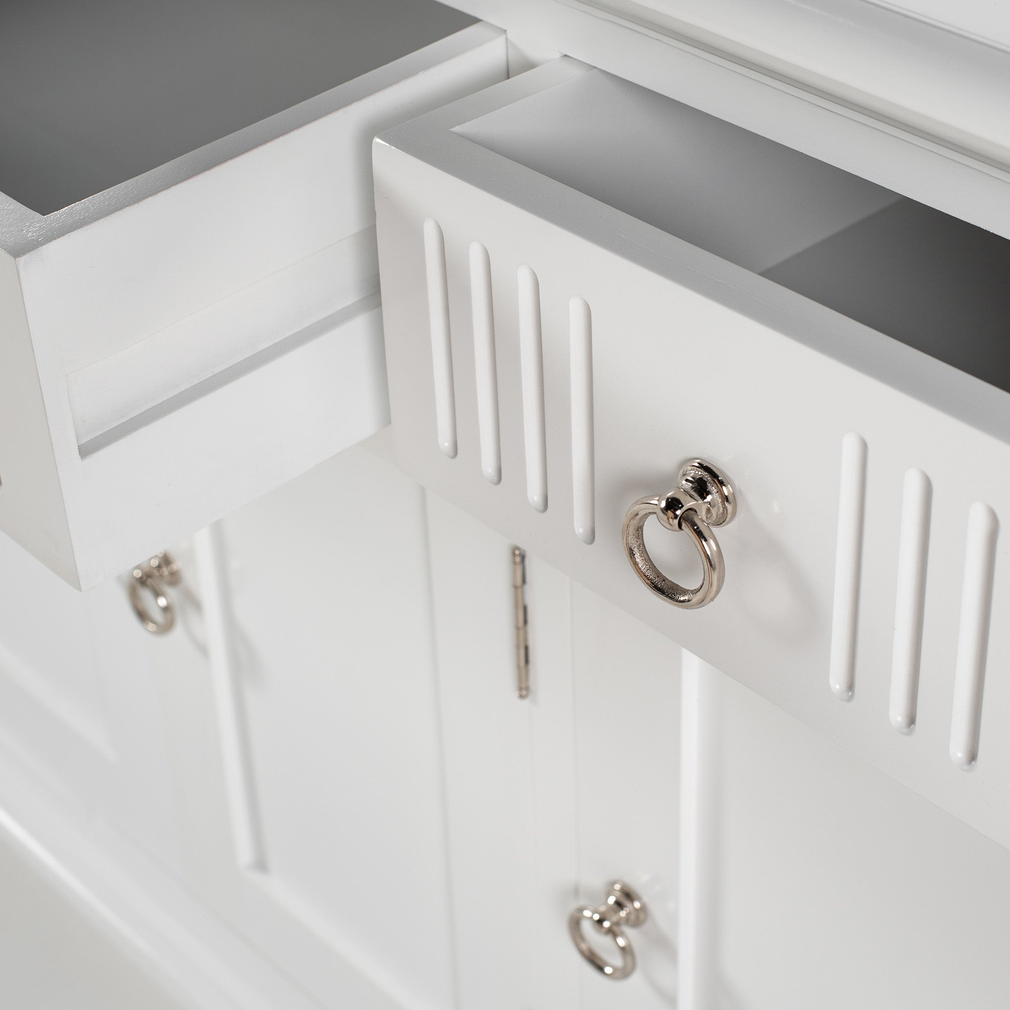 Skansen Sideboard mit 4 Türen und 3 Schubladen – Klassisches Weiß