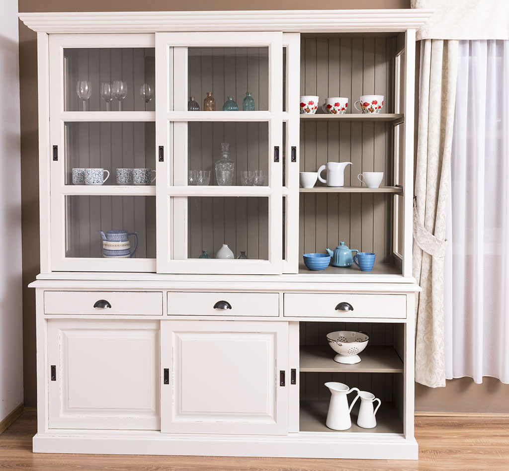 Eleganter Hochschrank für viele Gelegenheiten - in vielen Farben erhältlich!