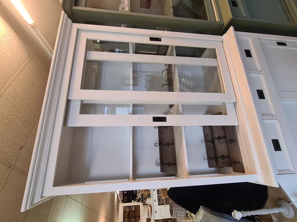 Kompakter Buffetschrank mit Schiebetüren im Landhausstil - in vielen Farben erhältlich!