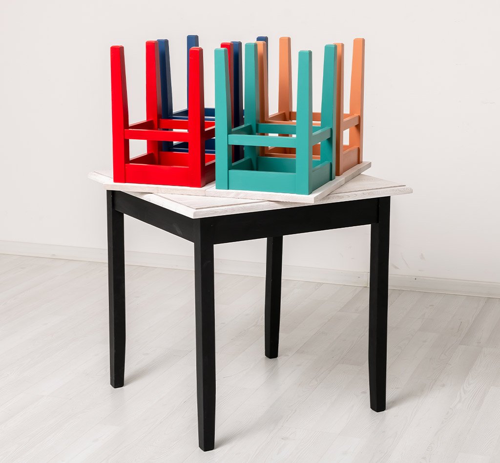 Essgruppe Luberon Multicolor mit Tisch und vier Stühlen