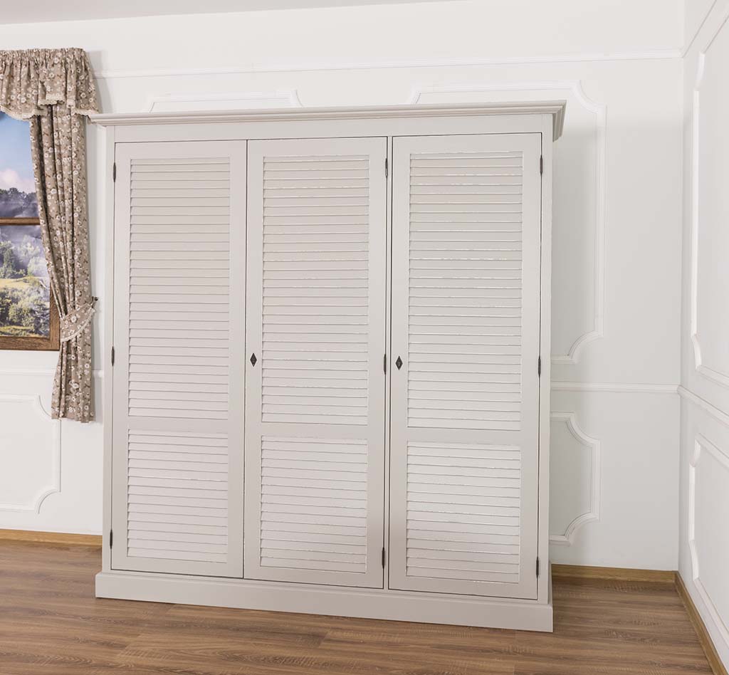 Kleiderschrank mit Lamellentüren im Shabby Chic - in vielen Farben erhältlich!