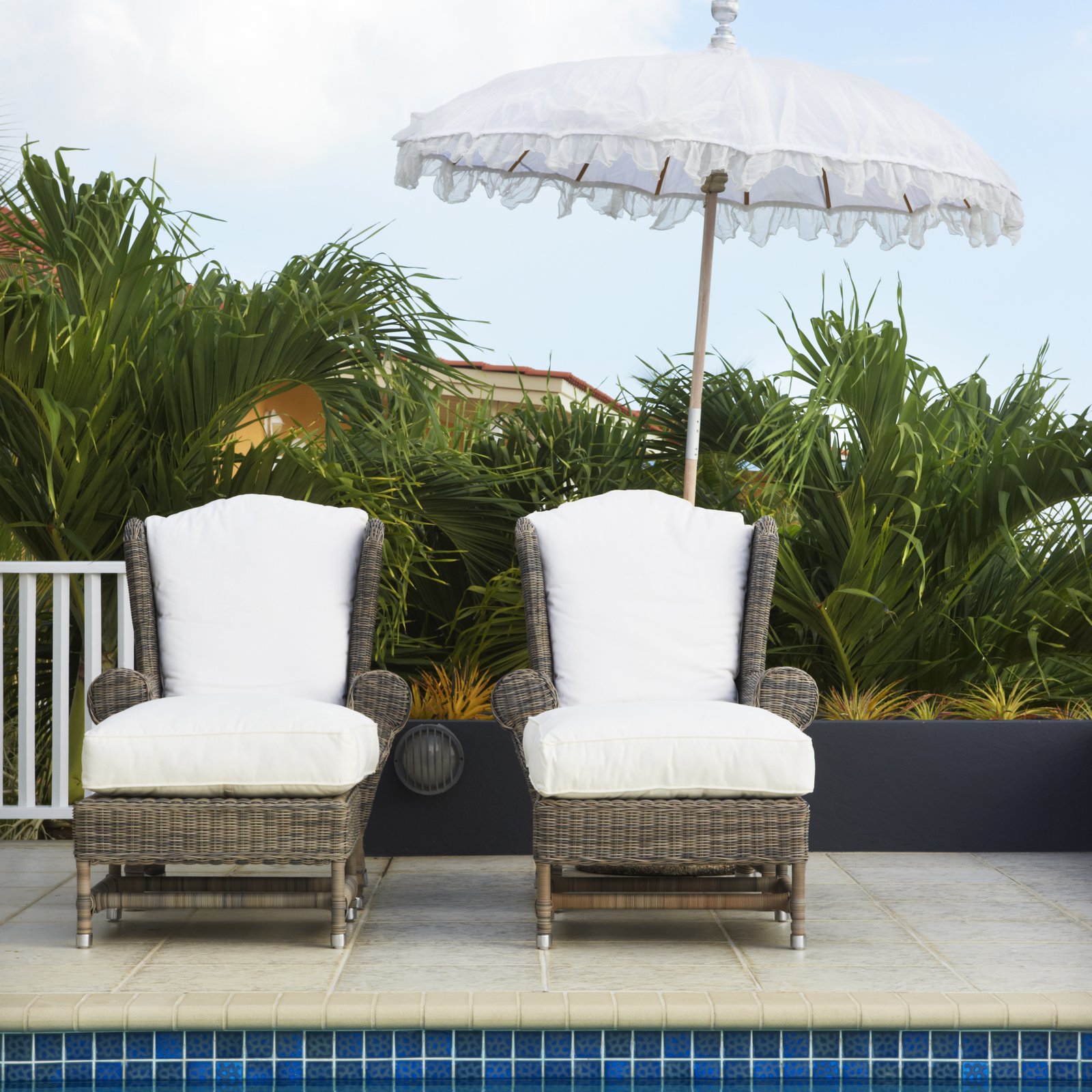 Nicolas Outdoor Footstool