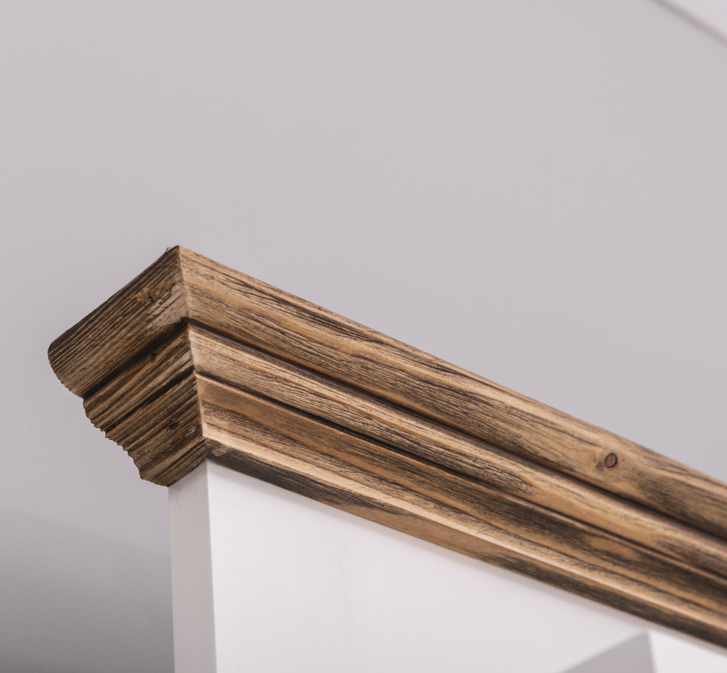 Gepflegte Landhaus-Garderobe im Shabby Style - in vielen Farben erhältlich!