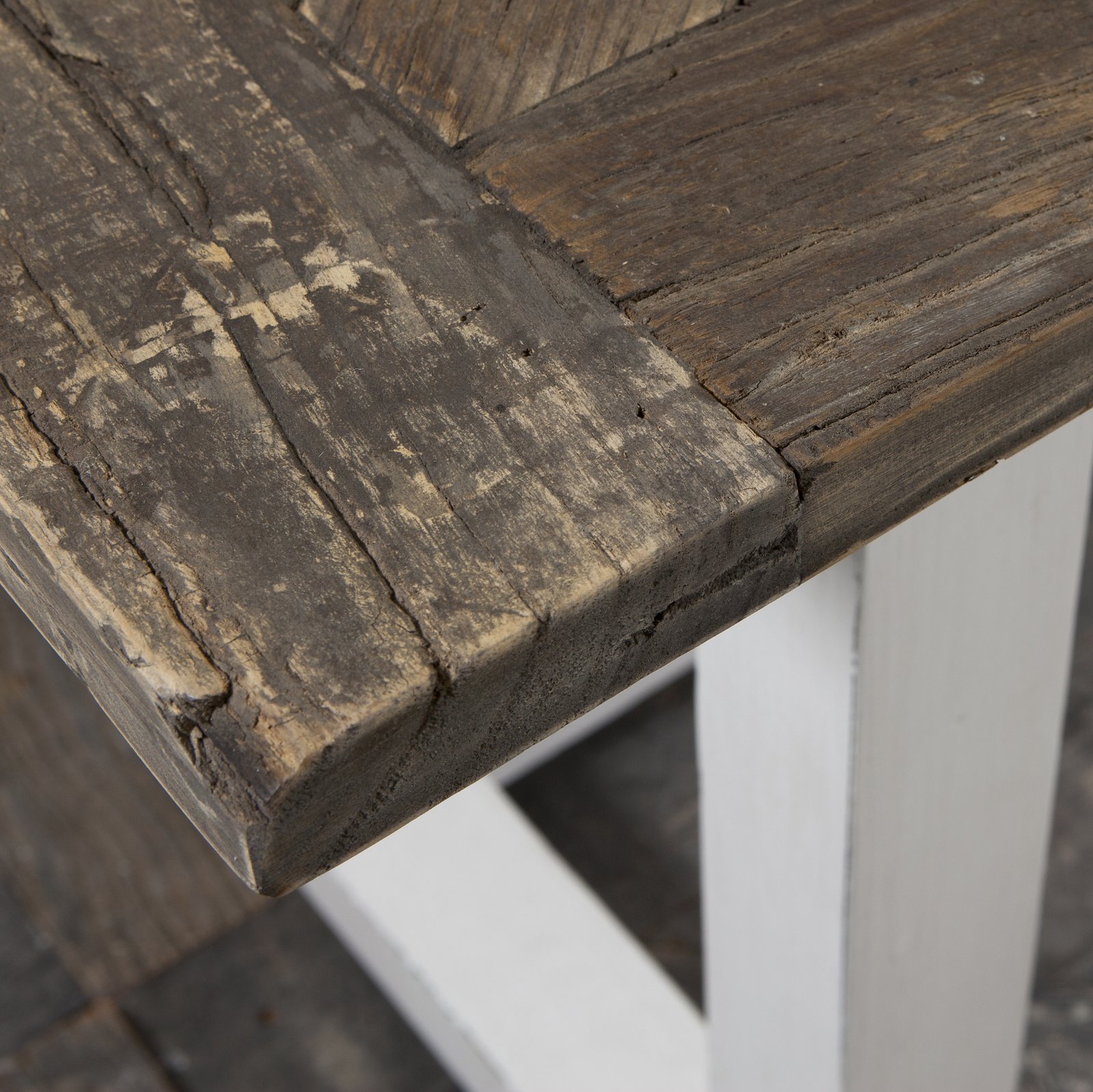 Château Chassigny Dining Table