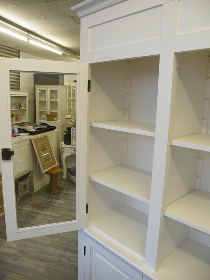 dscf9917_copy_ Großer Buffetschrank im eleganten Landhausstil