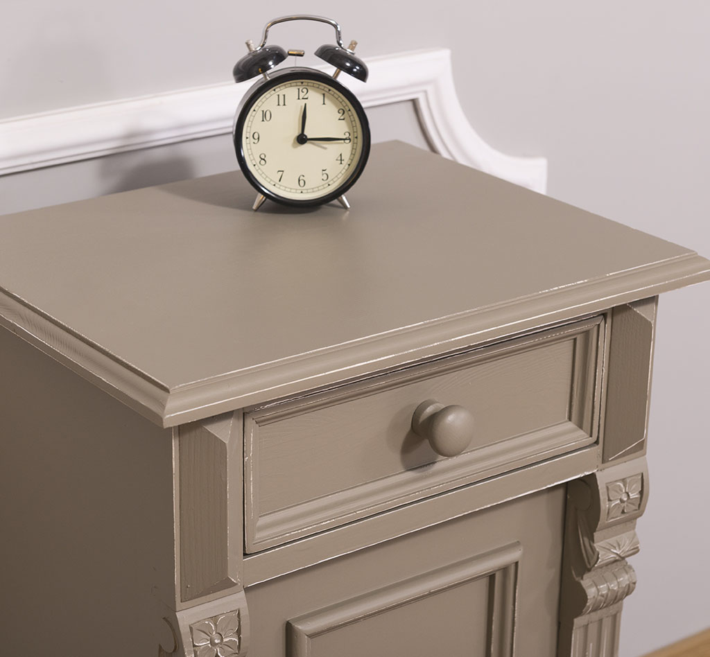 Großer Nachtschrank im Jugendstil - in vielen Farben erhältlich! Großer Nachtschrank im Jugendstil - in vielen Farben erhältlich!